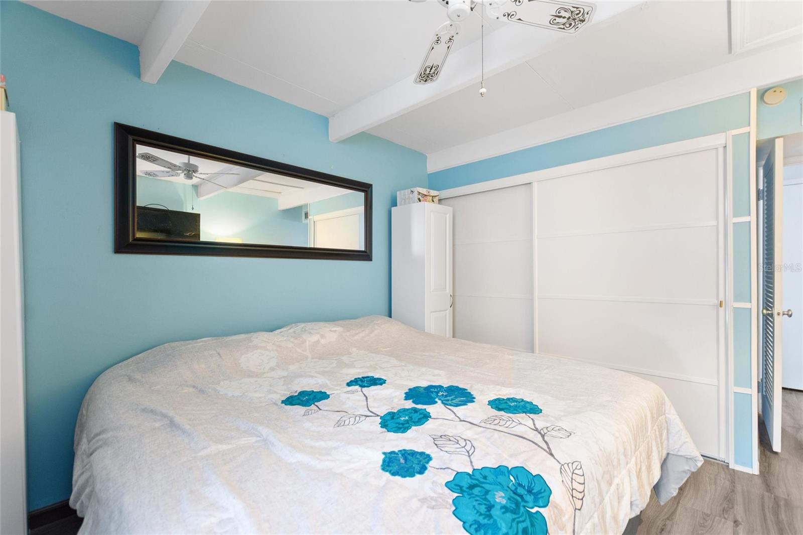 LAKESHORE CLUB - Residential