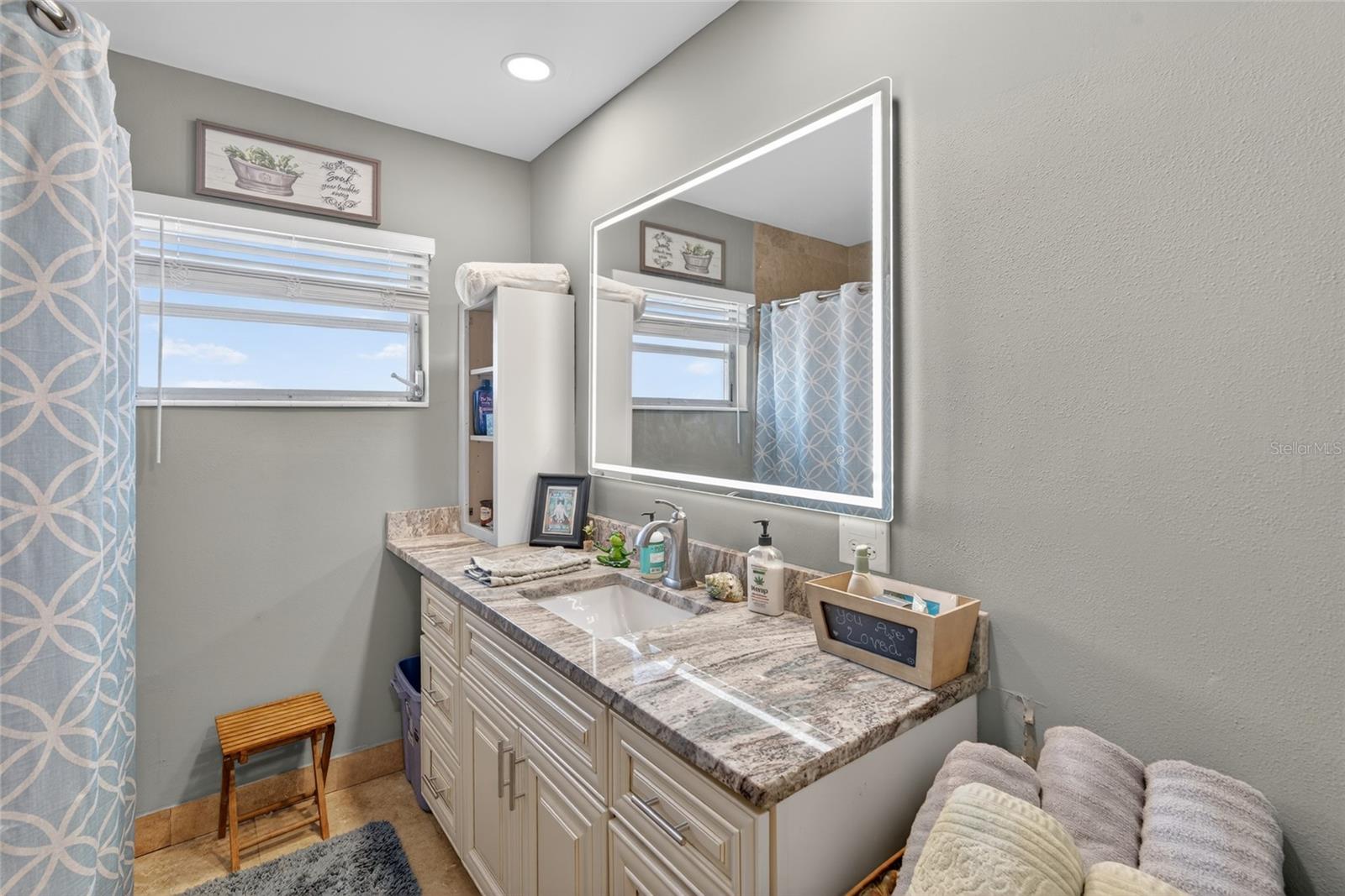 GLEN AIRE ESTATES - Residential