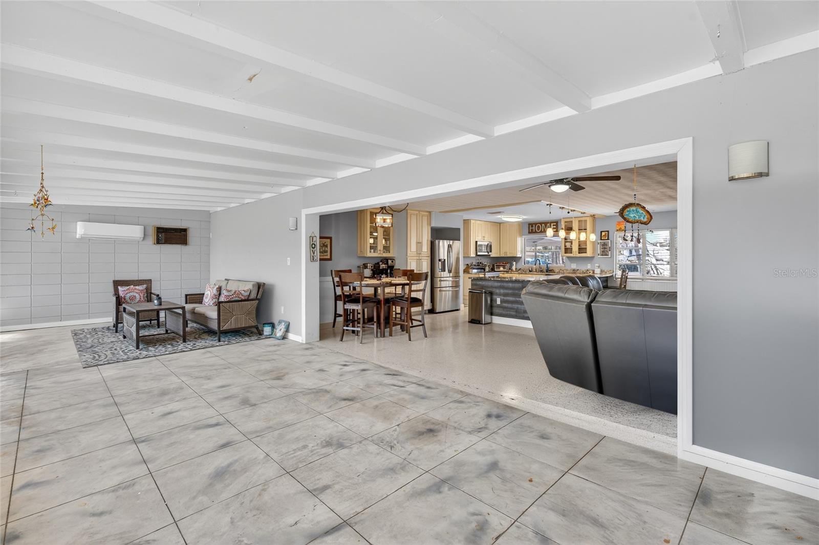 GLEN AIRE ESTATES - Residential