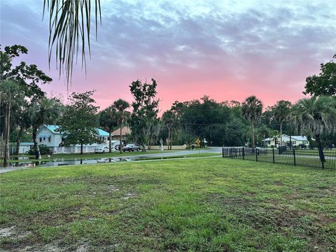 Photo of 1115 SE Kingsbay Drive, Crystal River, FL 34429 (MLS # OM719486)