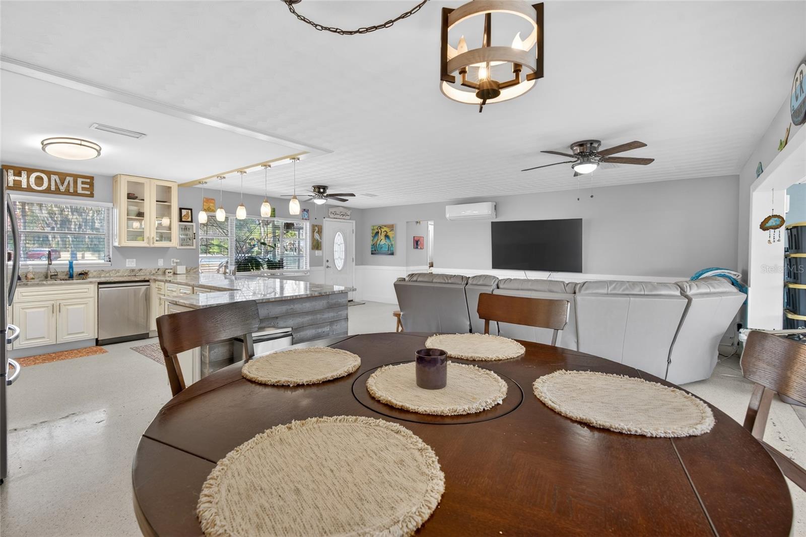 GLEN AIRE ESTATES - Residential