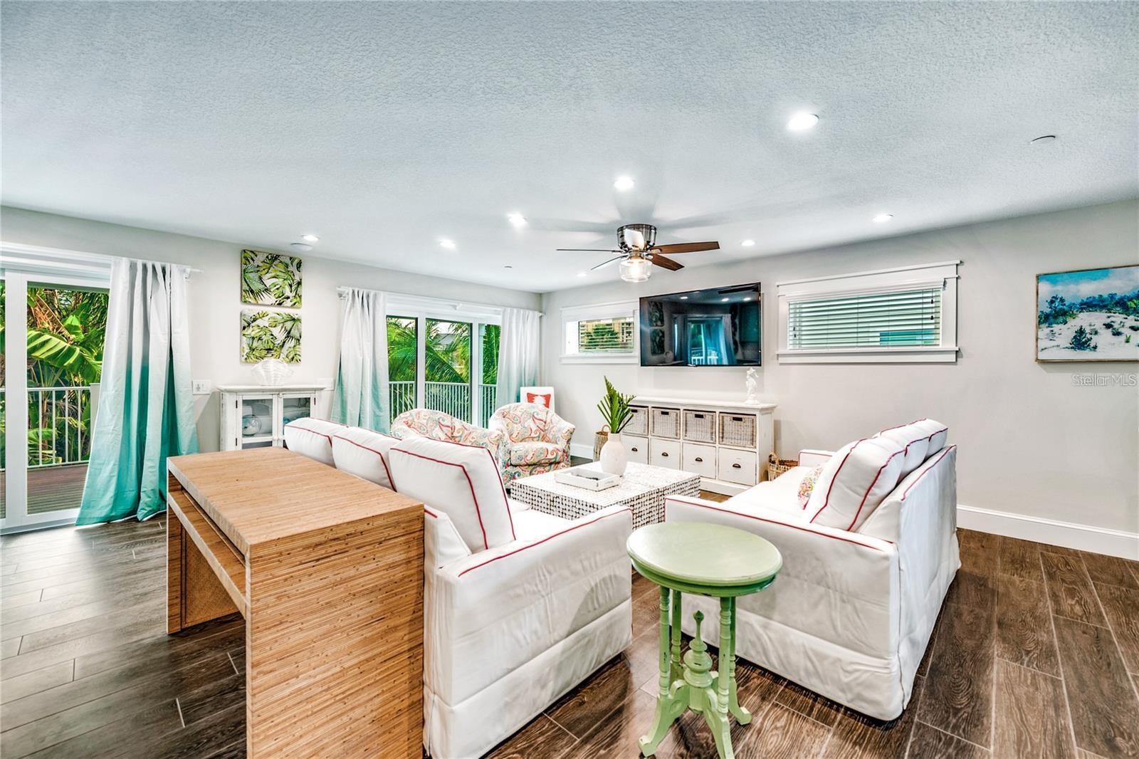 SARASOTA BEACH - Residential