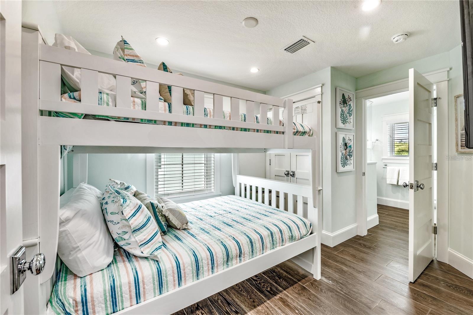 SARASOTA BEACH - Residential