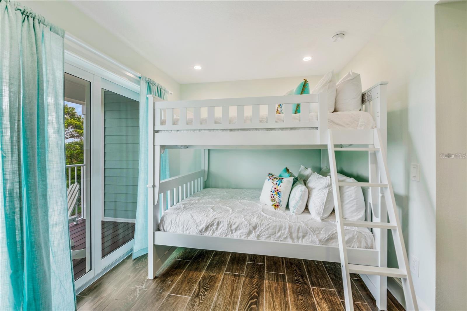 SARASOTA BEACH - Residential