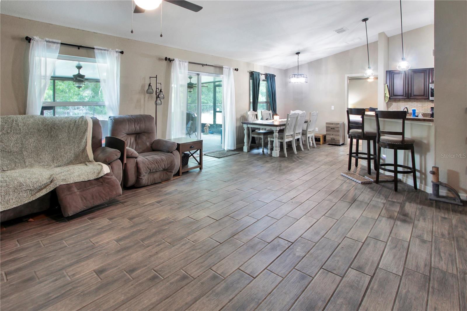 MARION OAKS - Residential