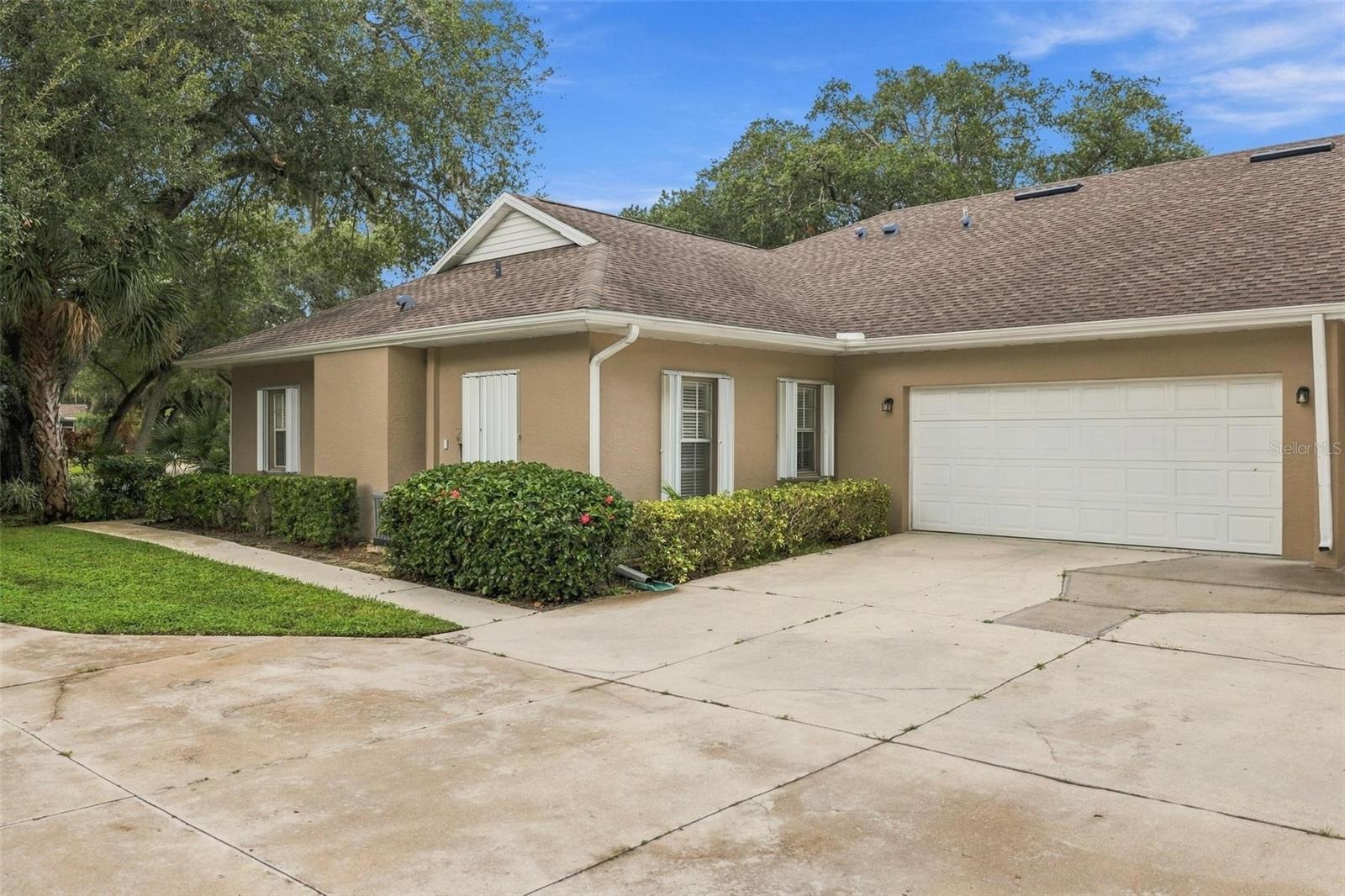 1425 WINDING OAK DRIVE
