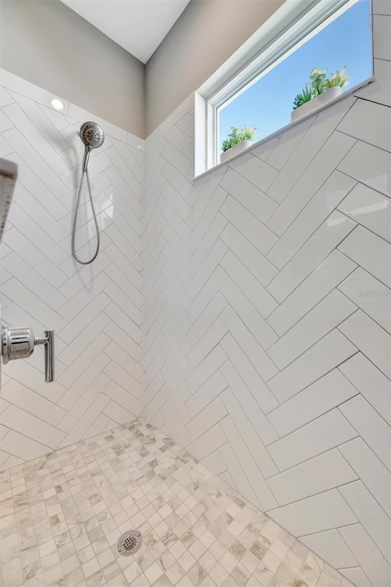 SILVERLEAF PH VI - Residential Lease