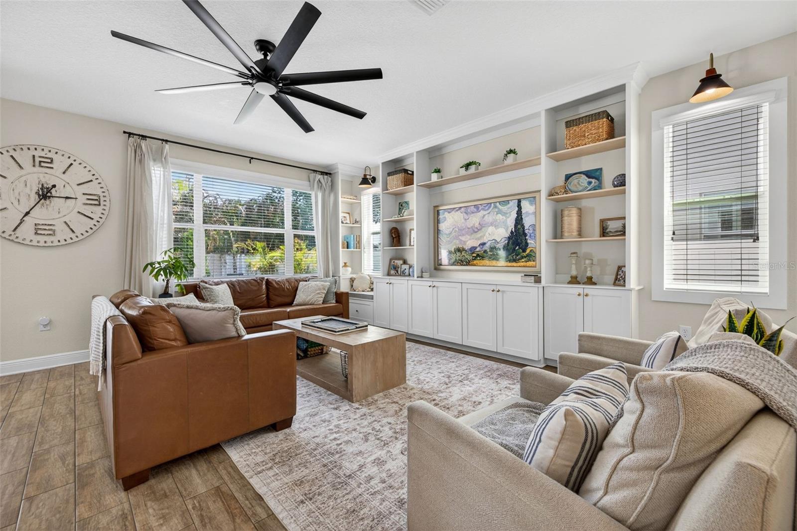 SUBURB ROYAL SUB - Residential