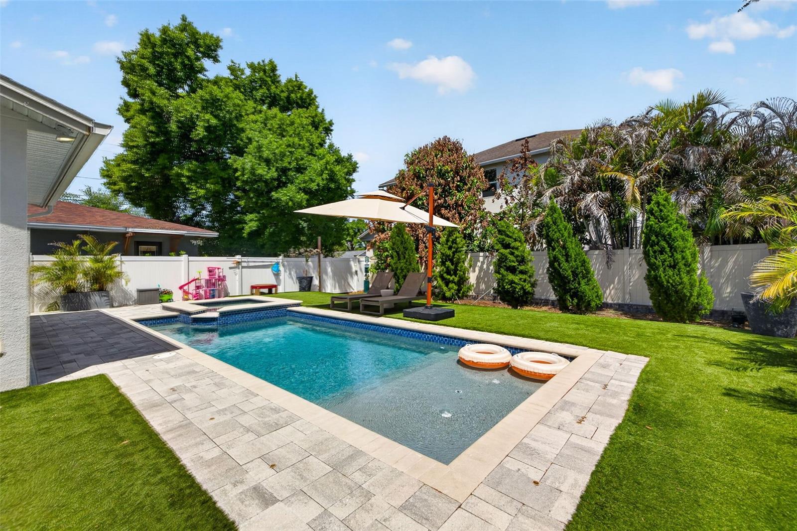 SUBURB ROYAL SUB - Residential