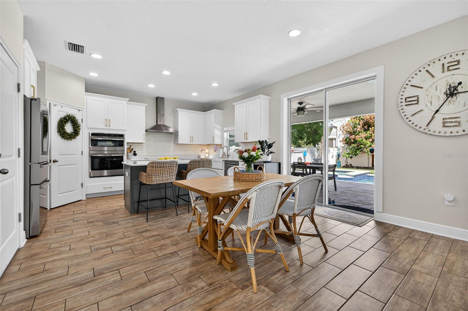 SUBURB ROYAL SUB - Residential