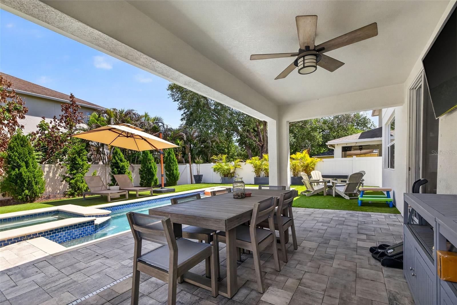 SUBURB ROYAL SUB - Residential