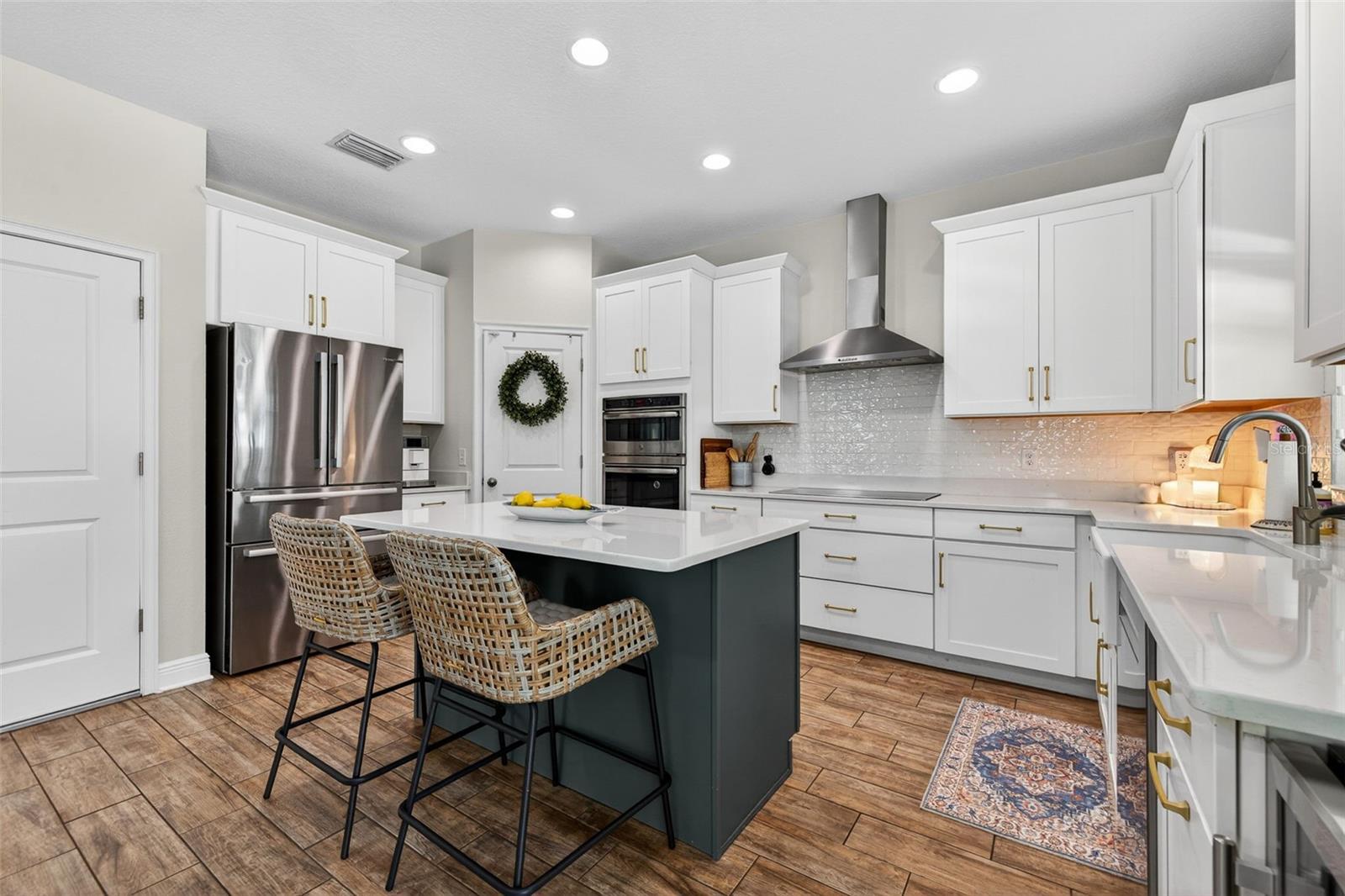 SUBURB ROYAL SUB - Residential