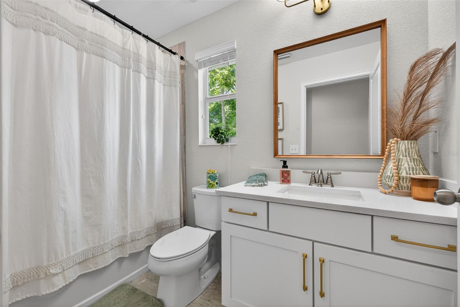 SUBURB ROYAL SUB - Residential