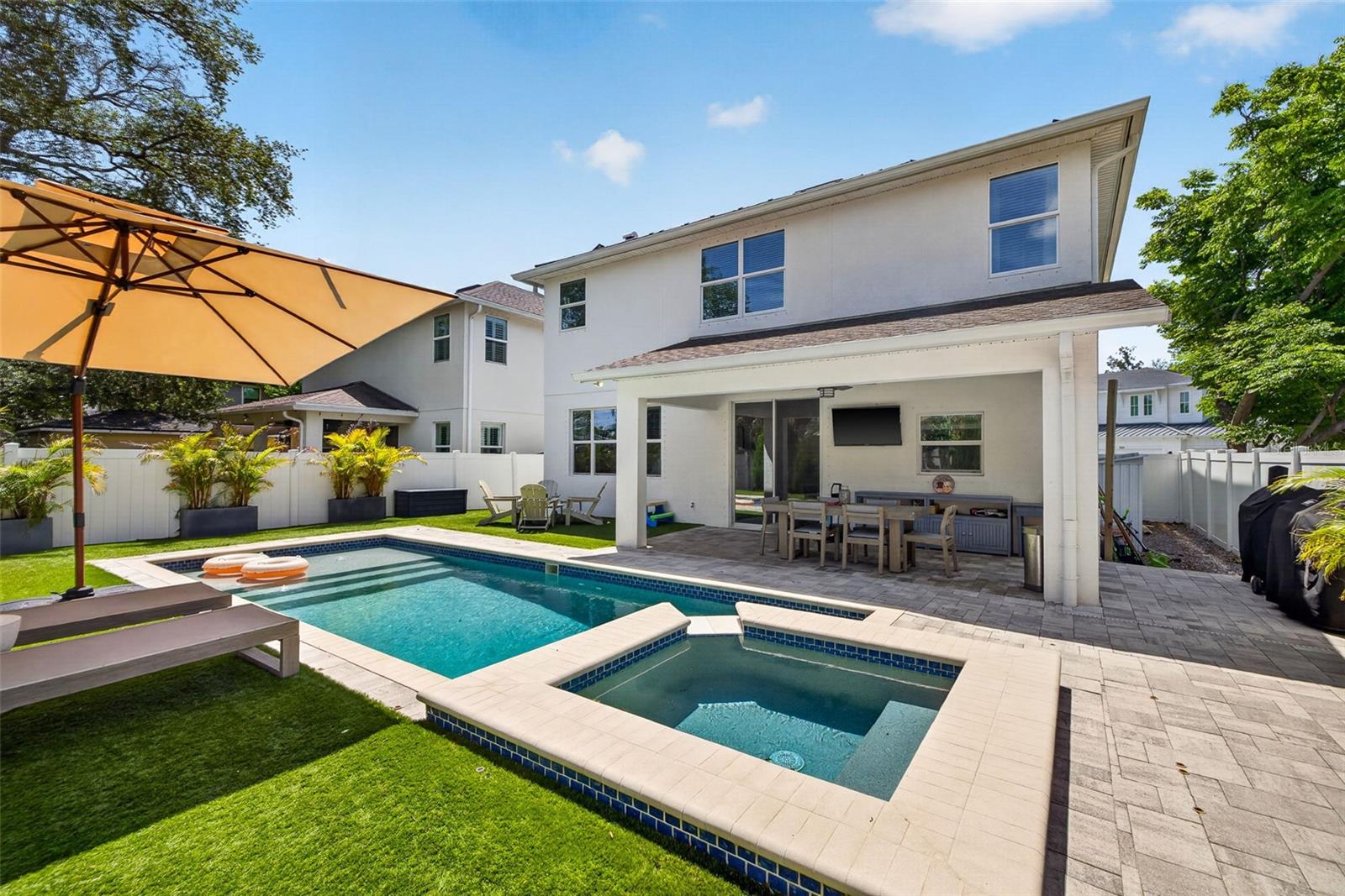 SUBURB ROYAL SUB - Residential