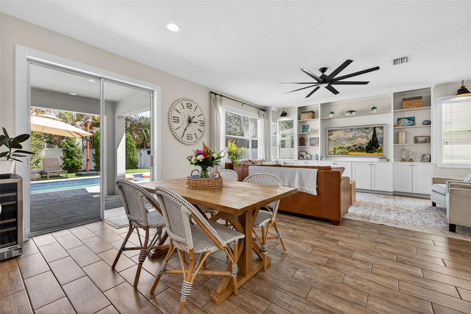 SUBURB ROYAL SUB - Residential