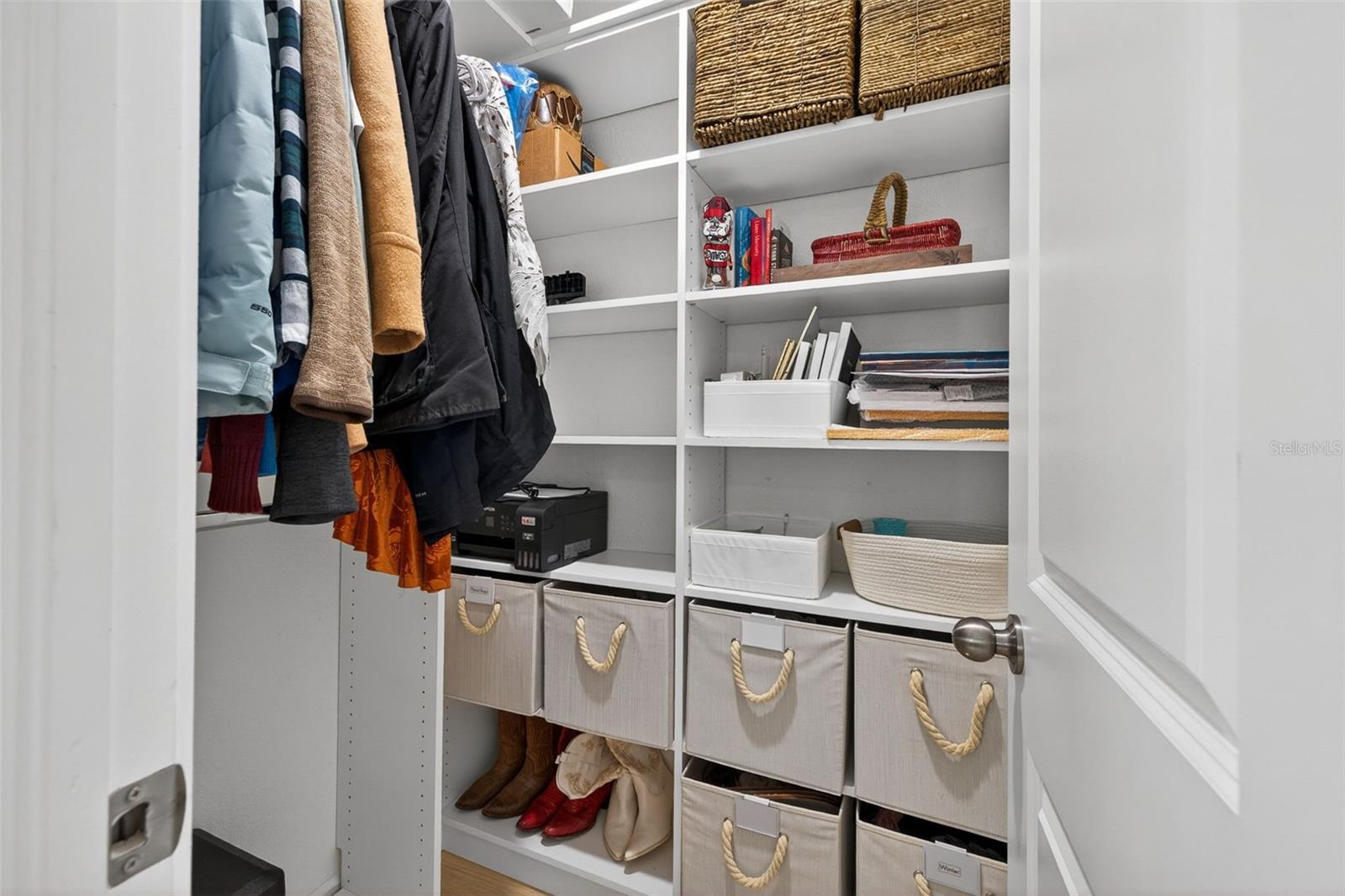 SUBURB ROYAL SUB - Residential