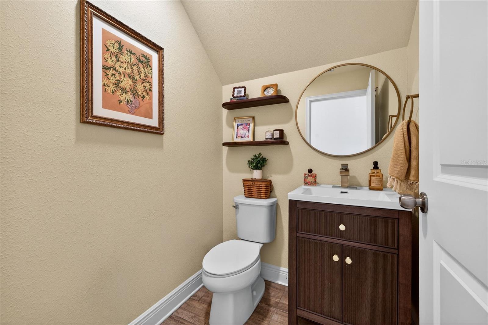 SUBURB ROYAL SUB - Residential