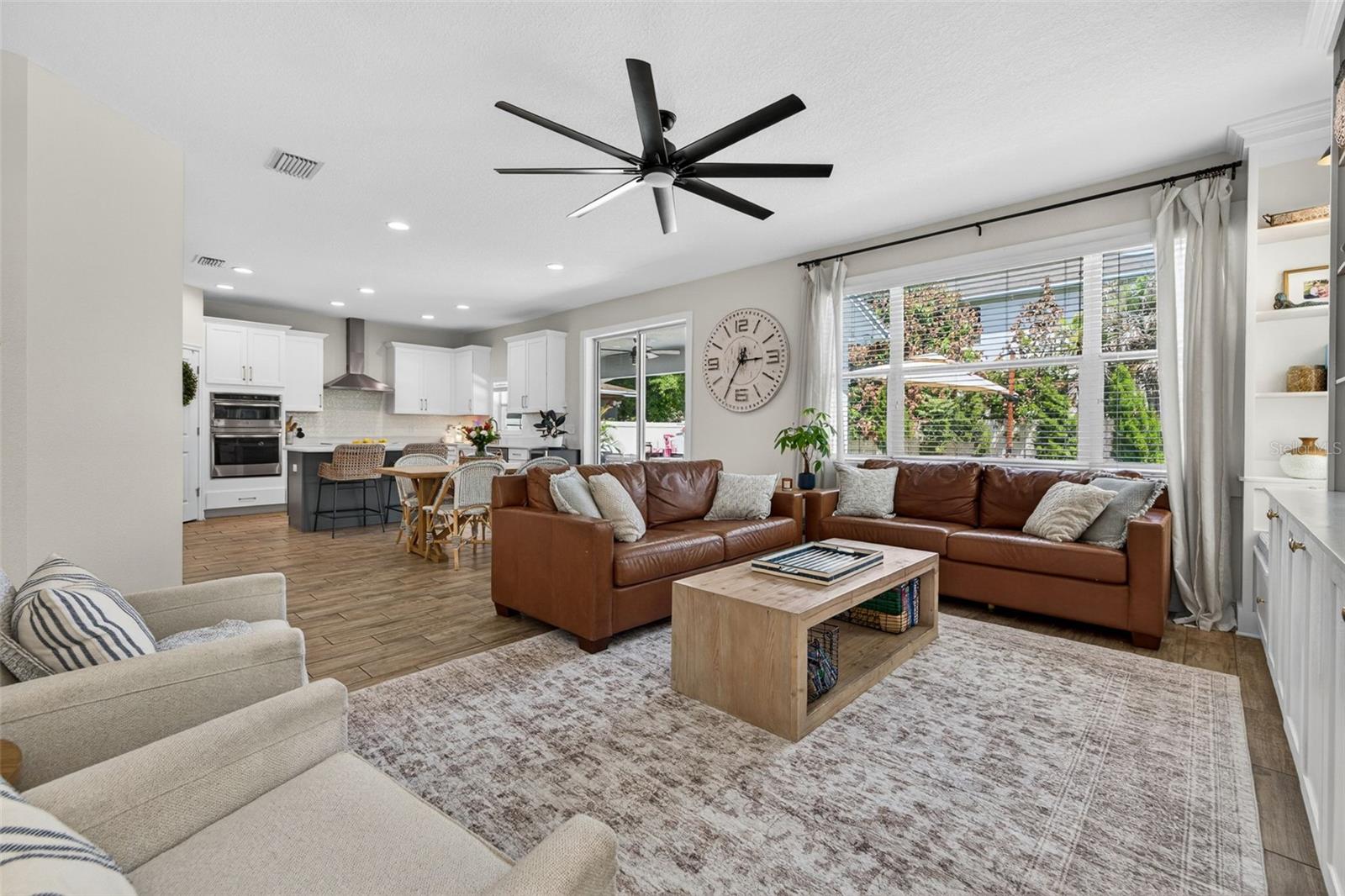 SUBURB ROYAL SUB - Residential