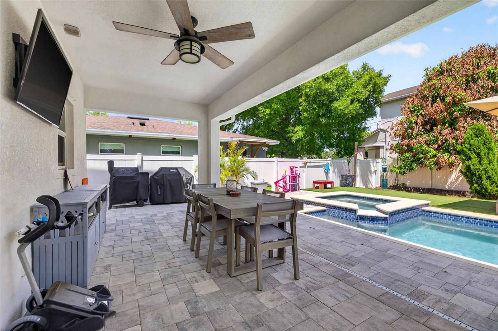 SUBURB ROYAL SUB - Residential