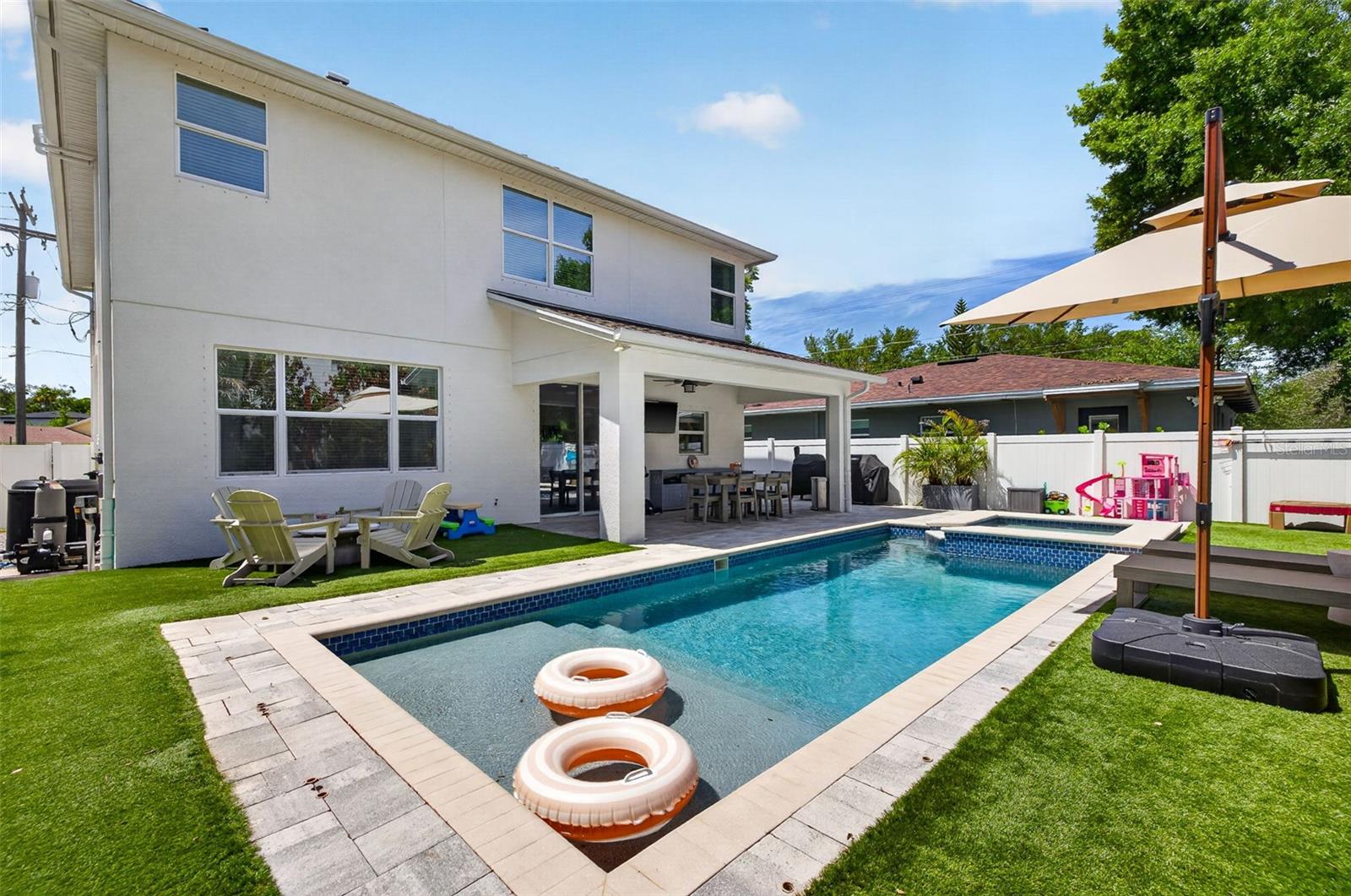 SUBURB ROYAL SUB - Residential