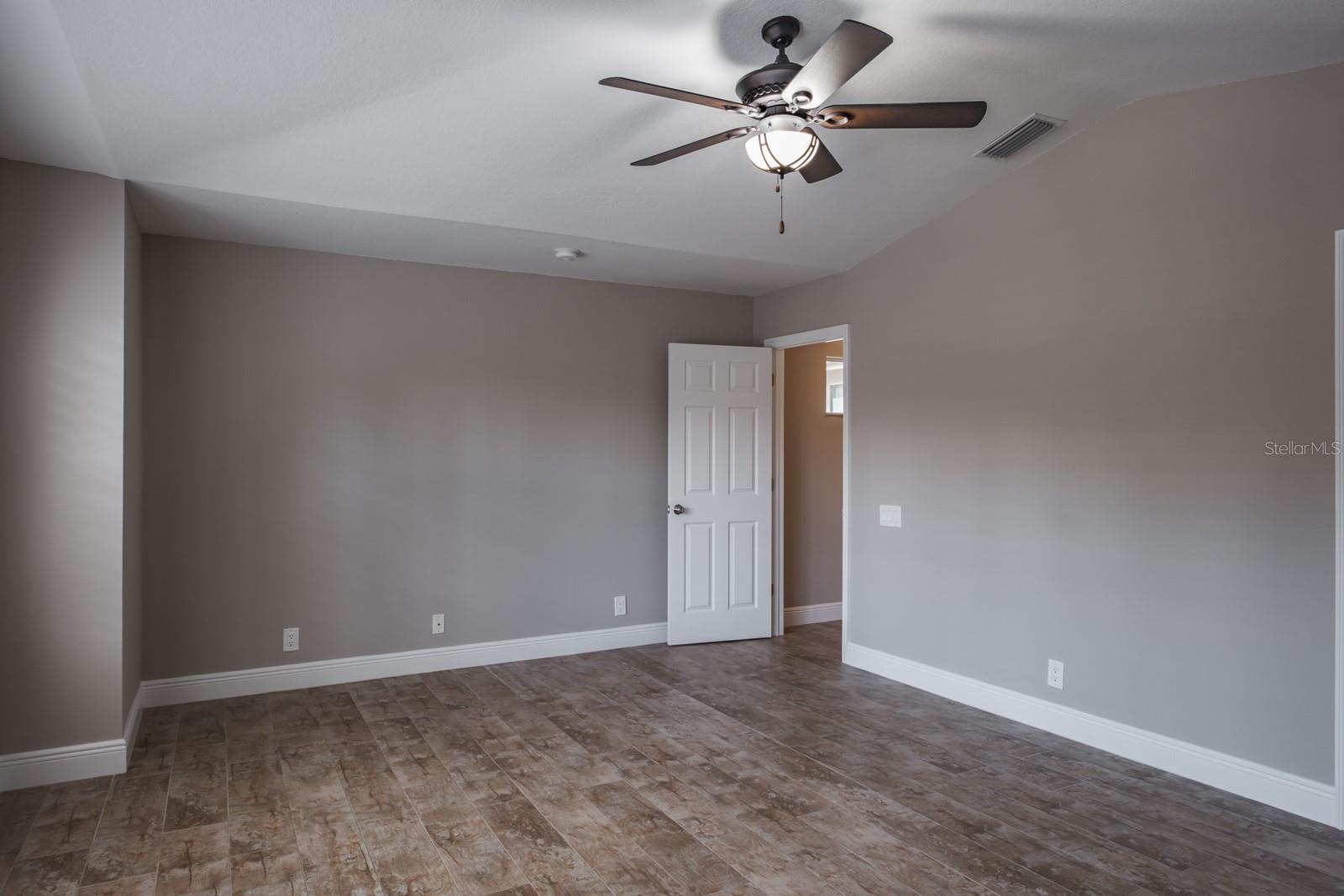 COVERED BRIDGE TWNHMS - Residential Lease