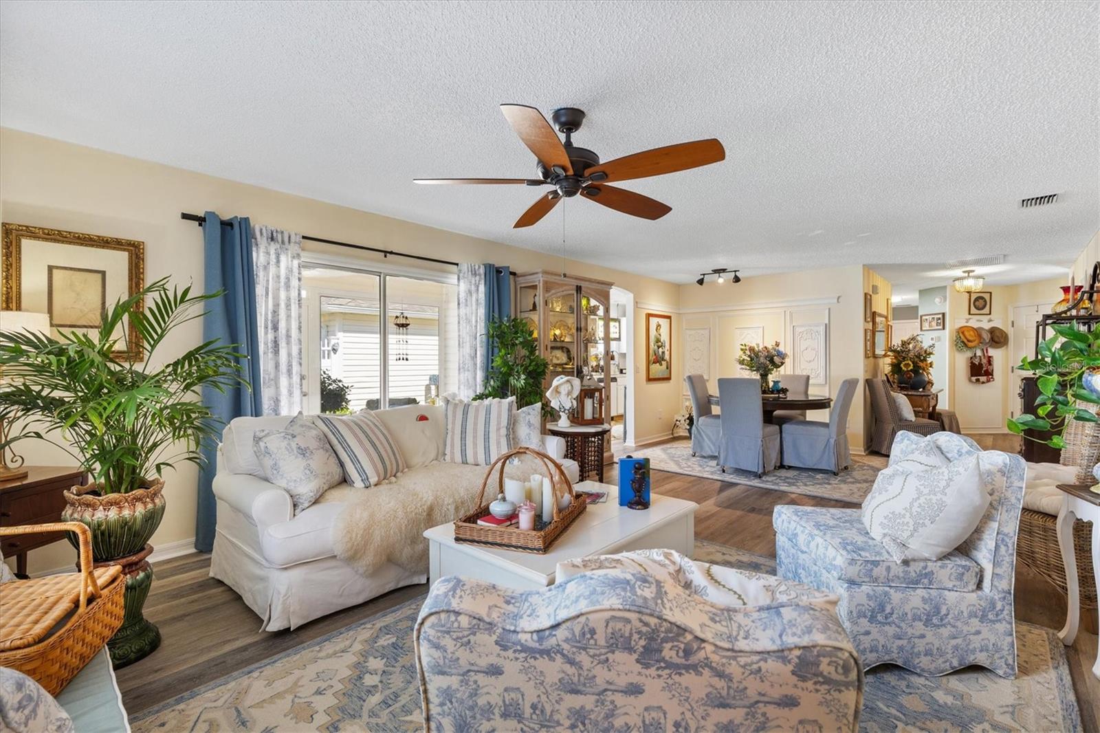 VILLAGES OF MARION --VILLAS OF CHADWICK - Residential