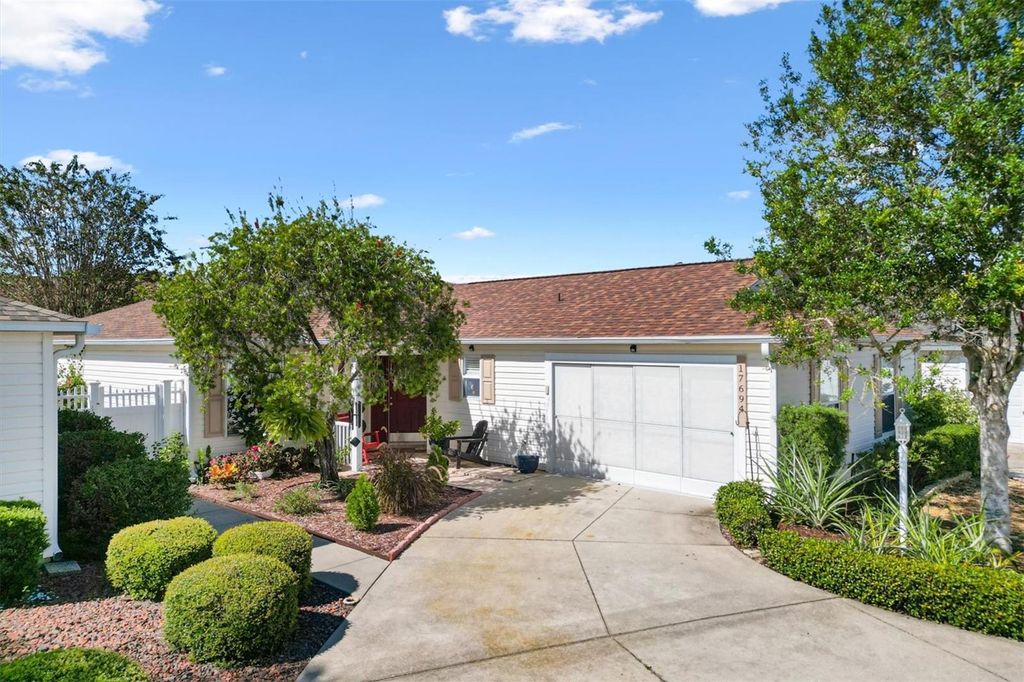 Photo of 17694 SE 84th Peyton Court, The Villages, FL 32162 (MLS # OM711564)