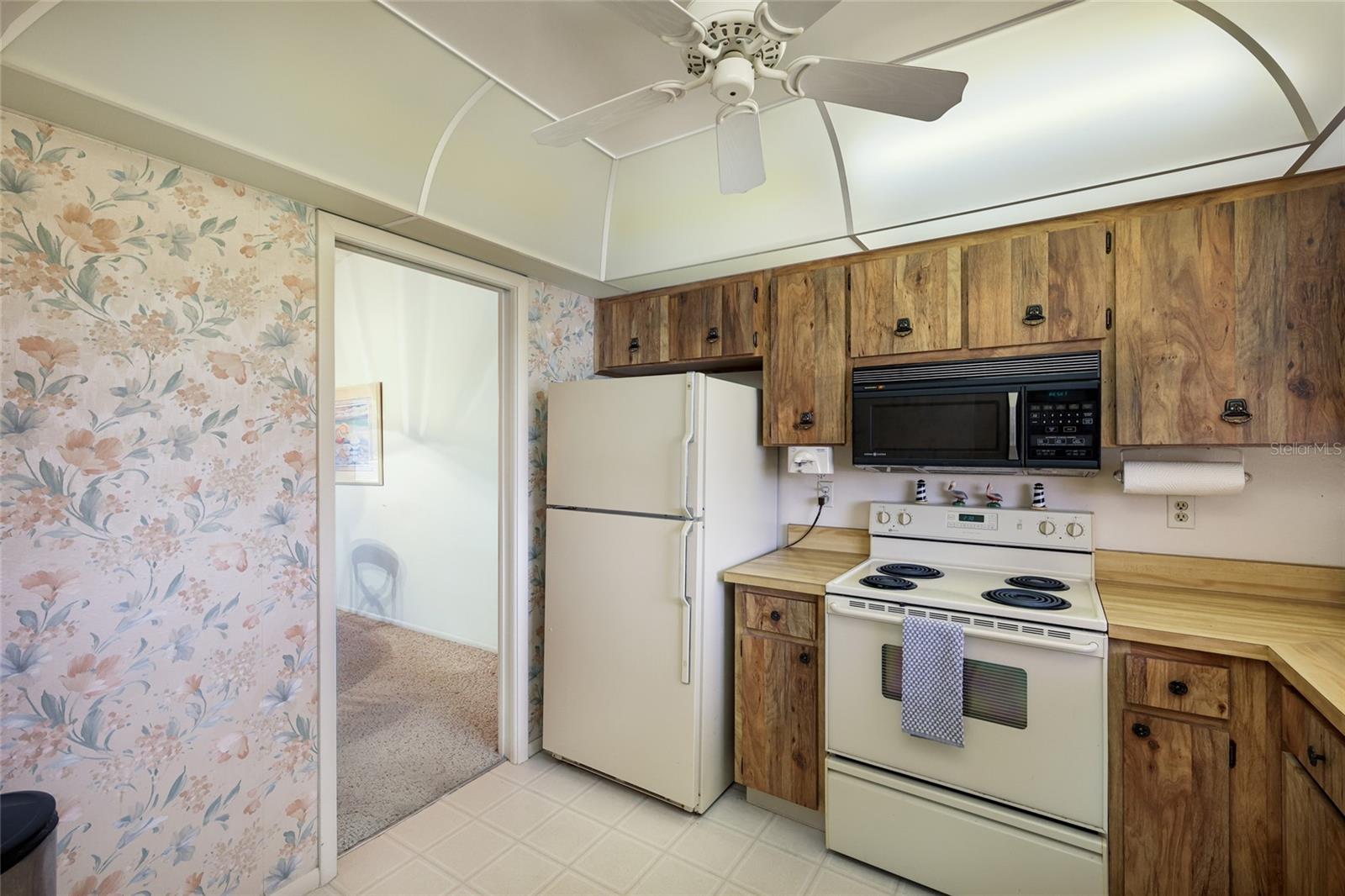 CORTEZ VILLAS CONDO 9 PH B - Residential