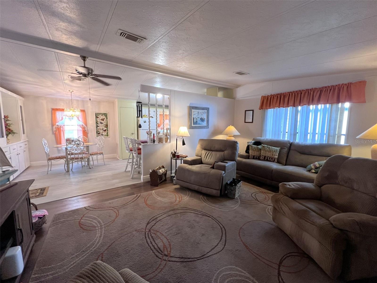 FLORAL LAKES - Residential