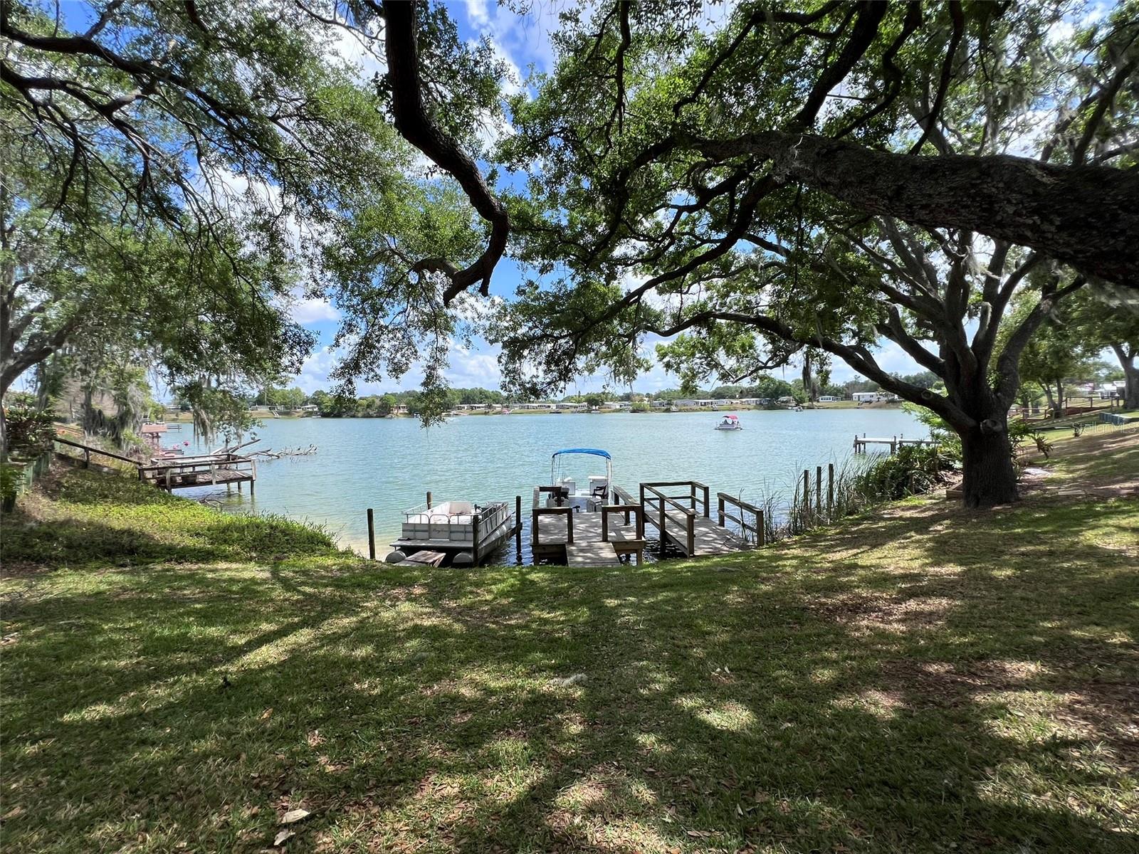 FLORAL LAKES - Residential