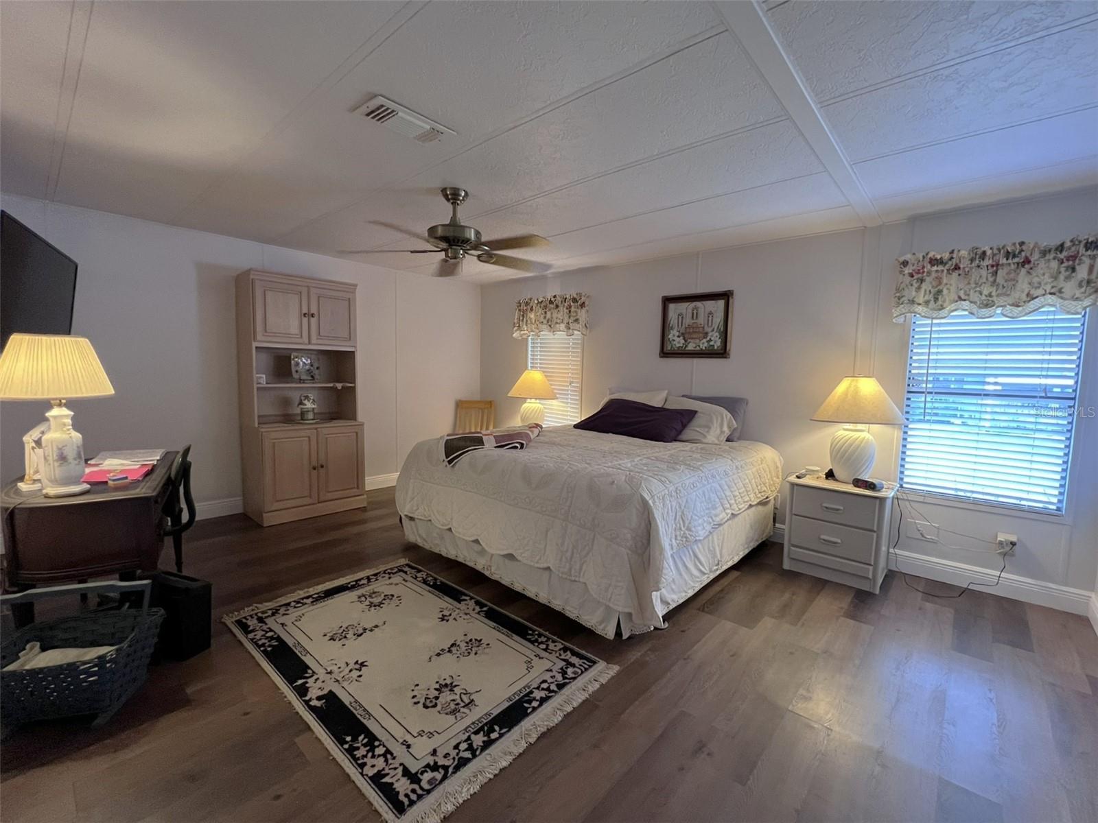 FLORAL LAKES - Residential