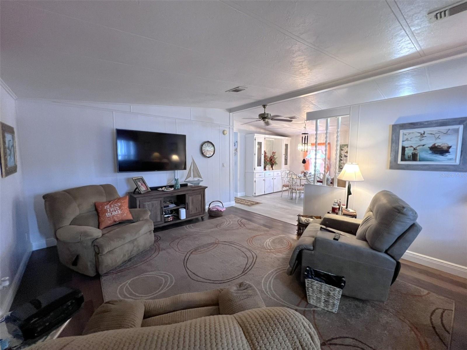 FLORAL LAKES - Residential