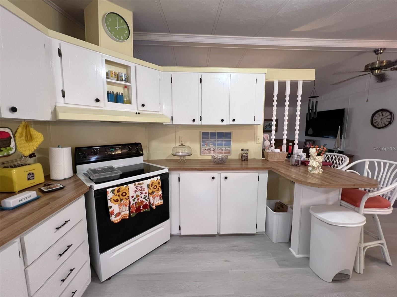 FLORAL LAKES - Residential