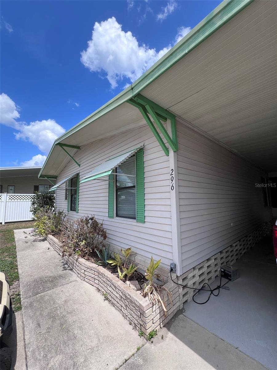 FLORAL LAKES - Residential