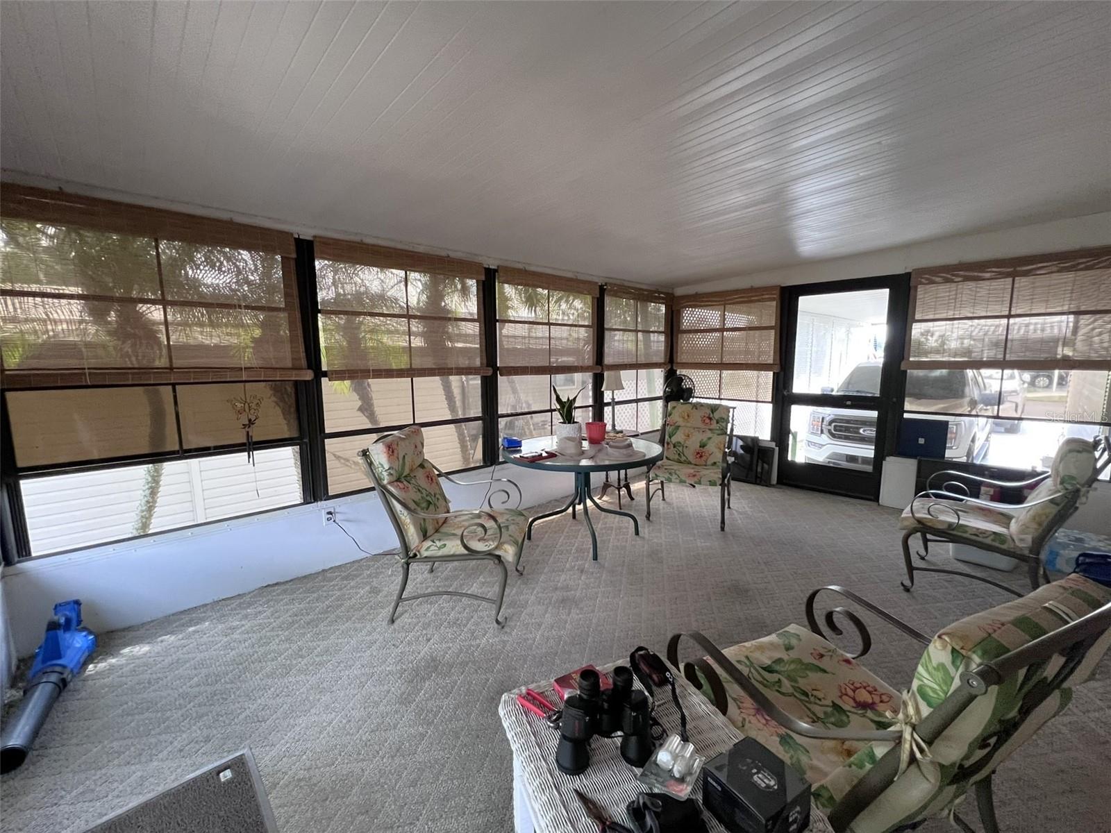 FLORAL LAKES - Residential