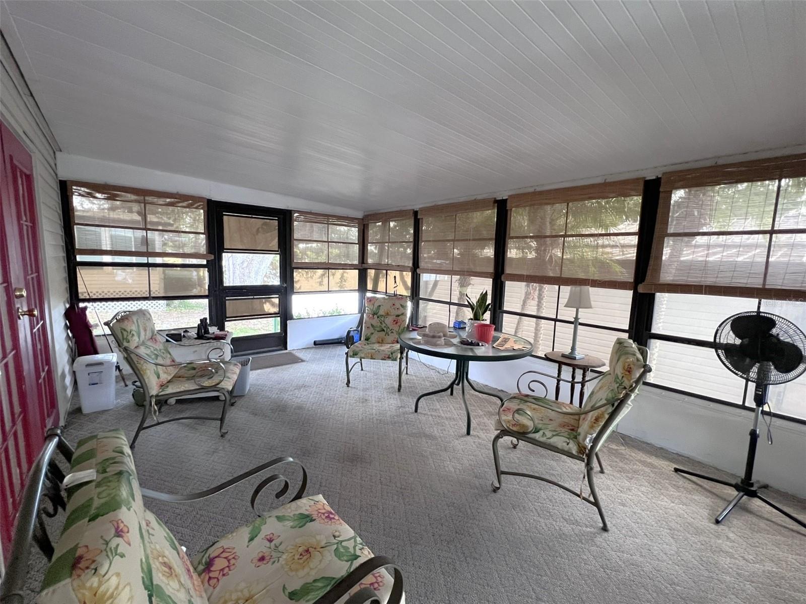 FLORAL LAKES - Residential