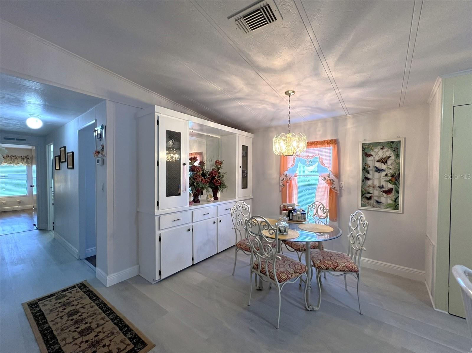 FLORAL LAKES - Residential