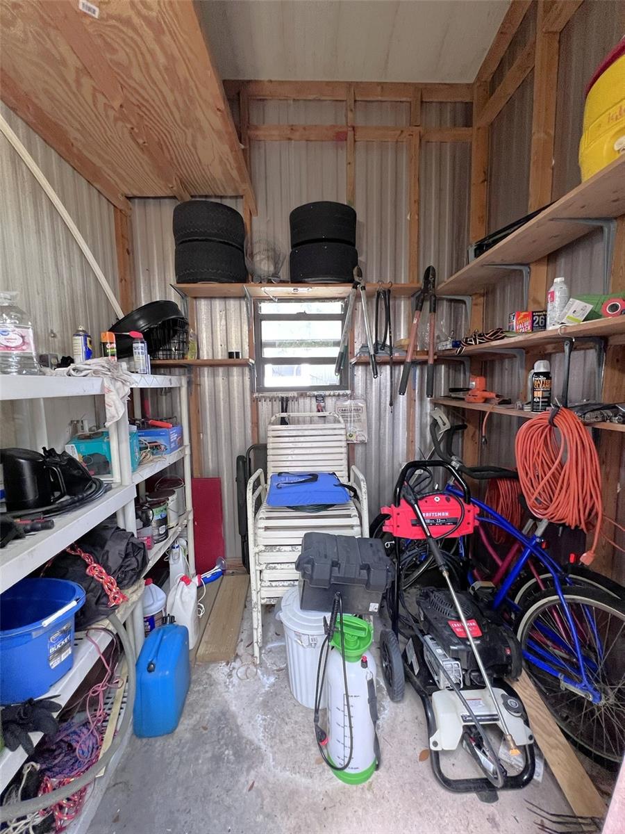 FLORAL LAKES - Residential