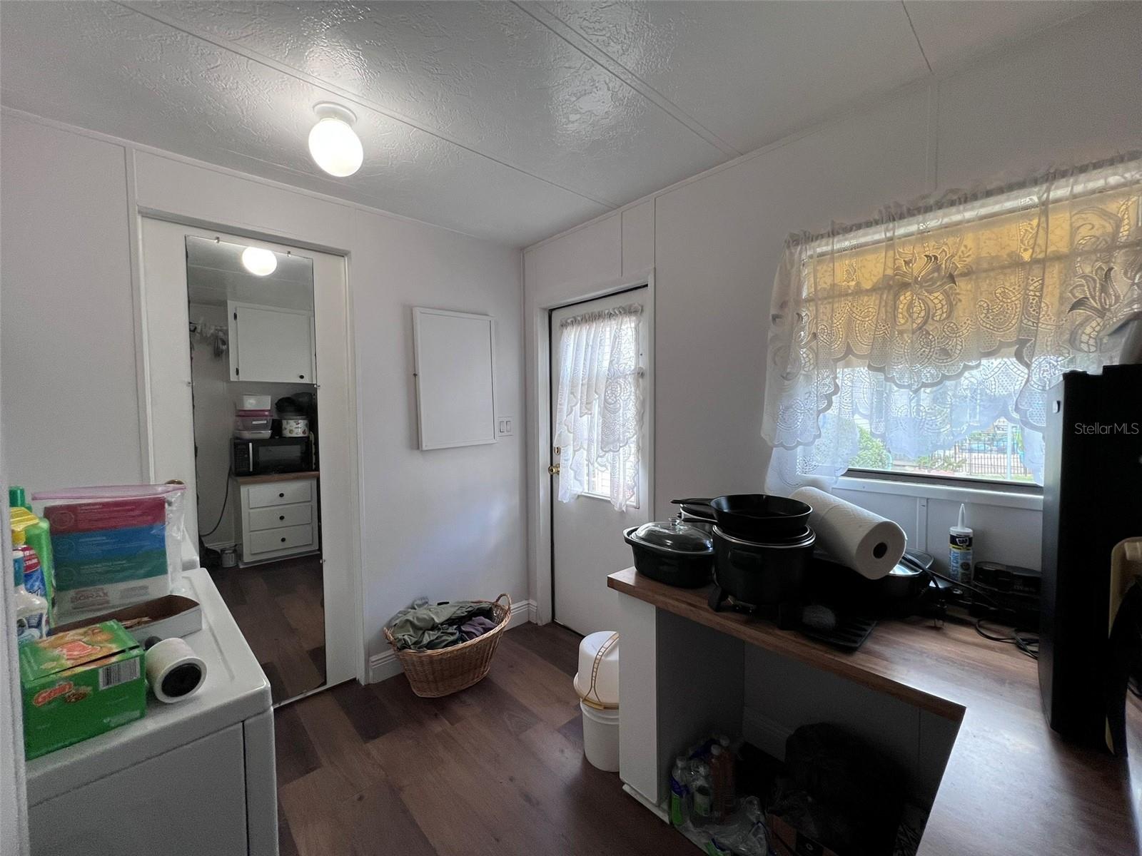 FLORAL LAKES - Residential