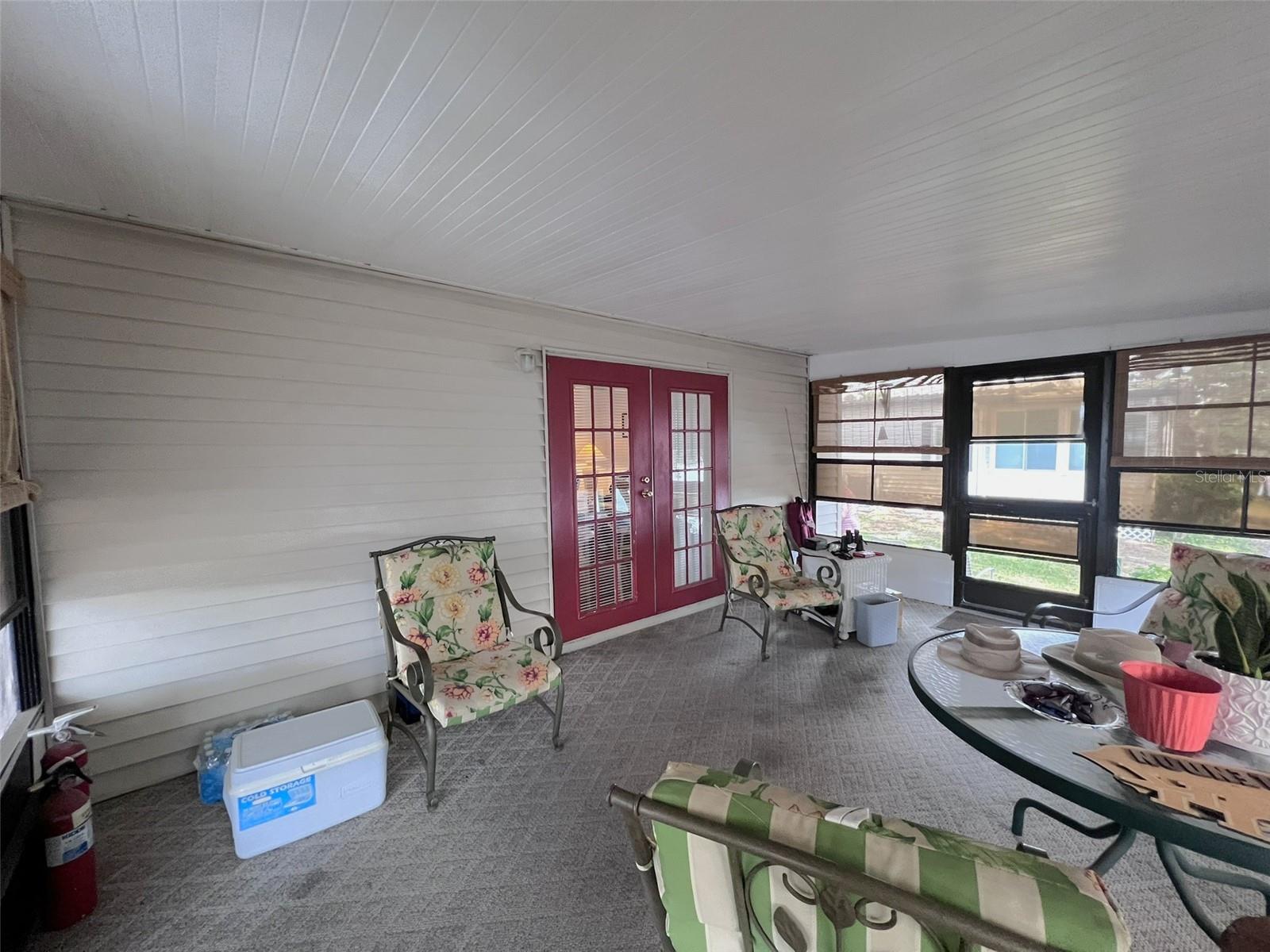 FLORAL LAKES - Residential