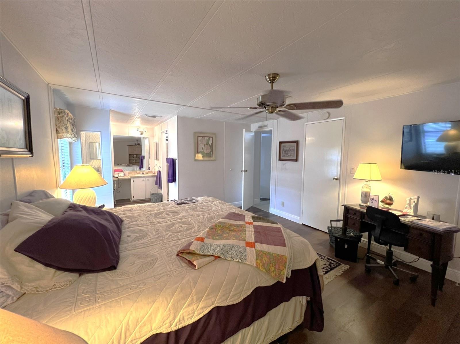 FLORAL LAKES - Residential