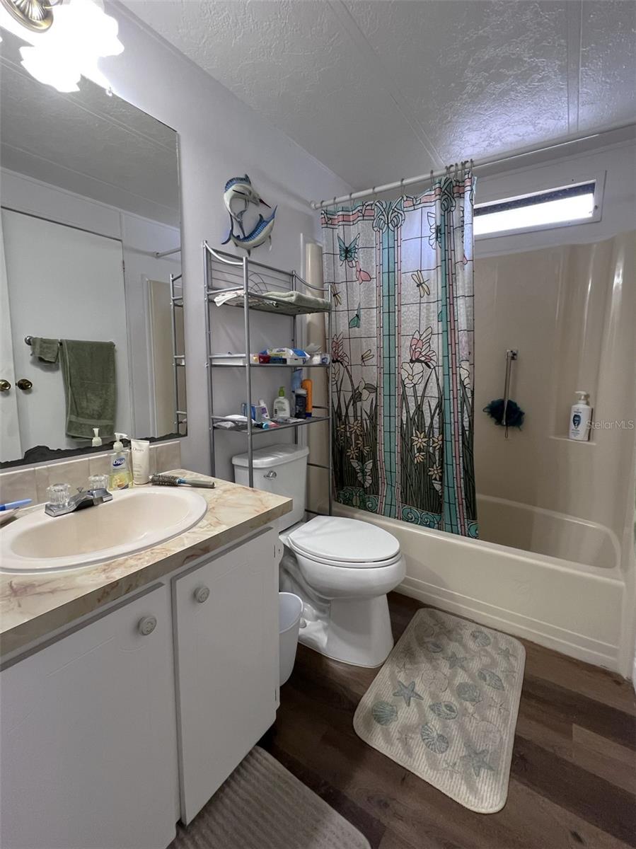 FLORAL LAKES - Residential