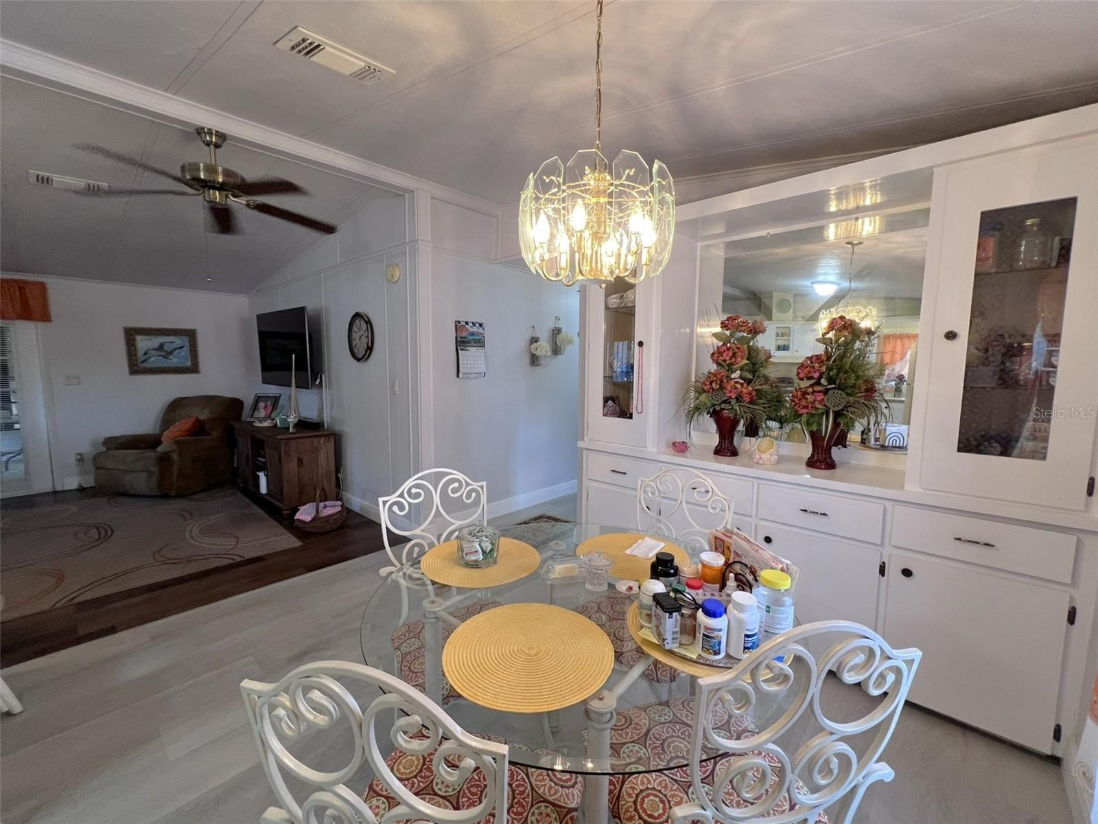 FLORAL LAKES - Residential