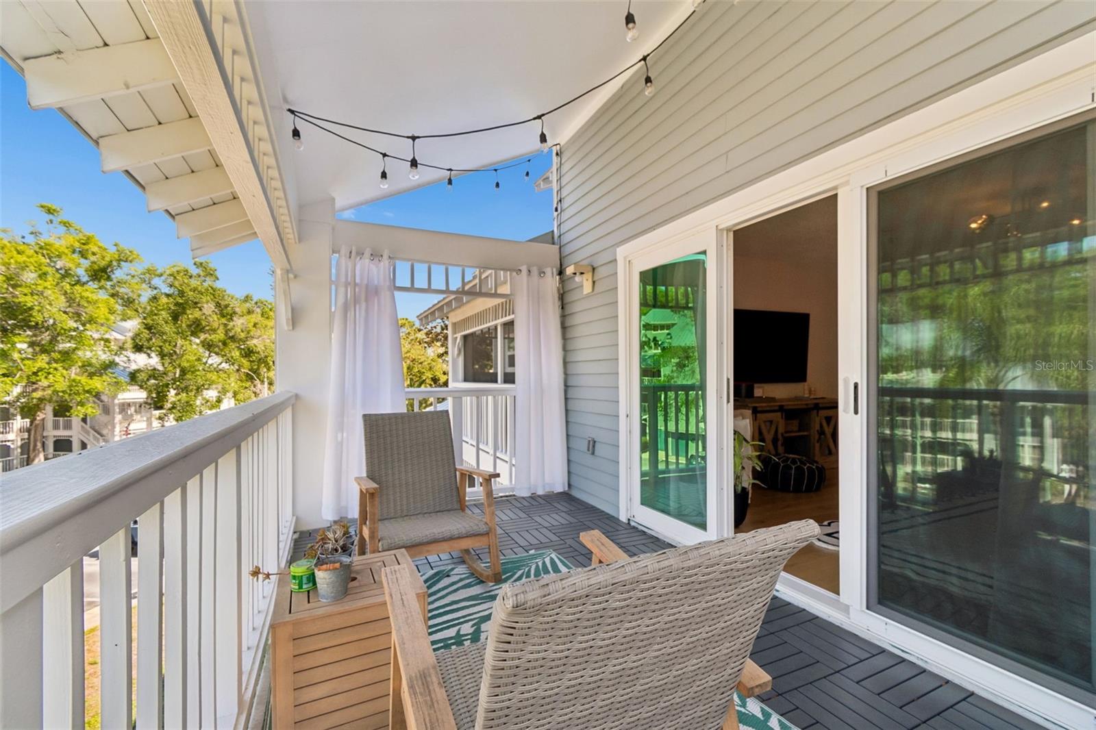 DOLLY BAY A VILLAGE ON LAKE TARPON - Residential