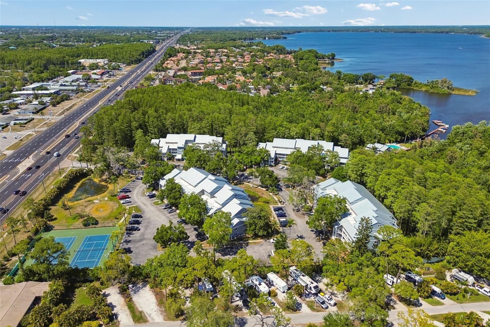 DOLLY BAY A VILLAGE ON LAKE TARPON - Residential