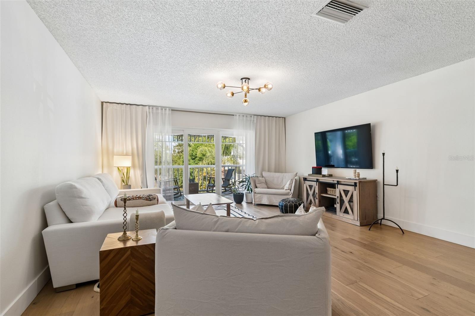 DOLLY BAY A VILLAGE ON LAKE TARPON - Residential