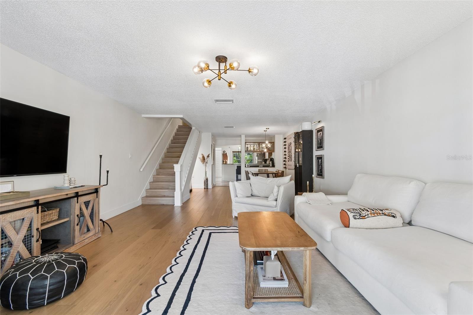 DOLLY BAY A VILLAGE ON LAKE TARPON - Residential