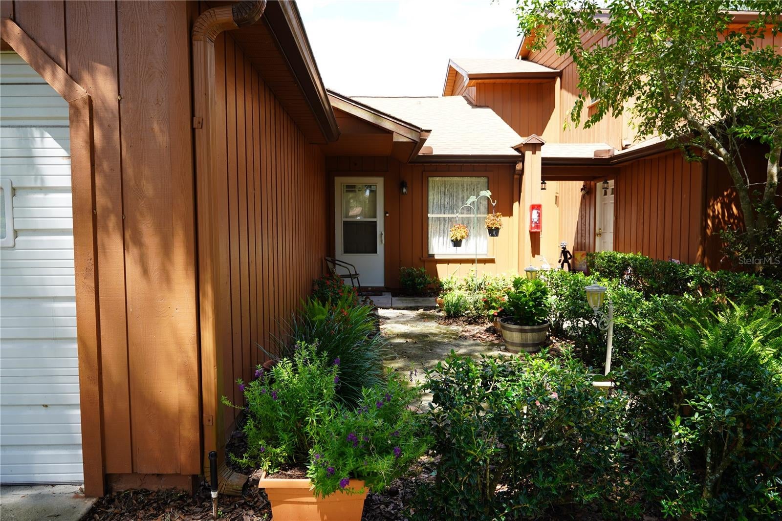 2701 NE 10TH STREET 401