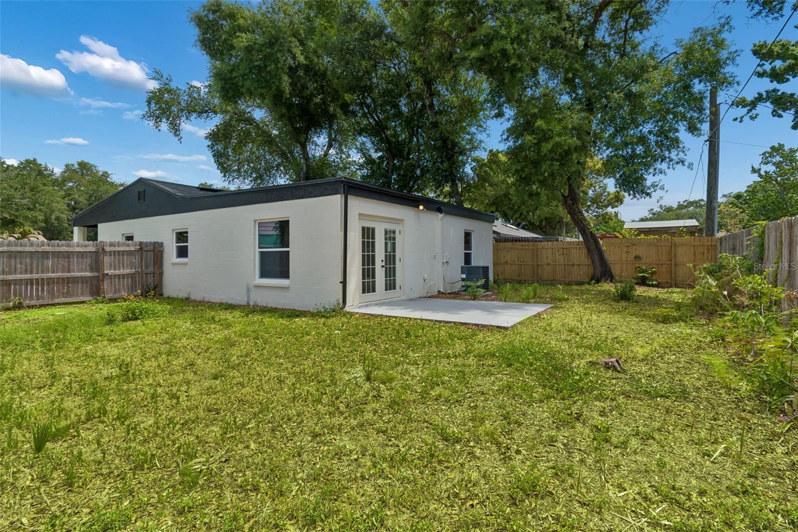 LINCOLN GARDENS - Residential