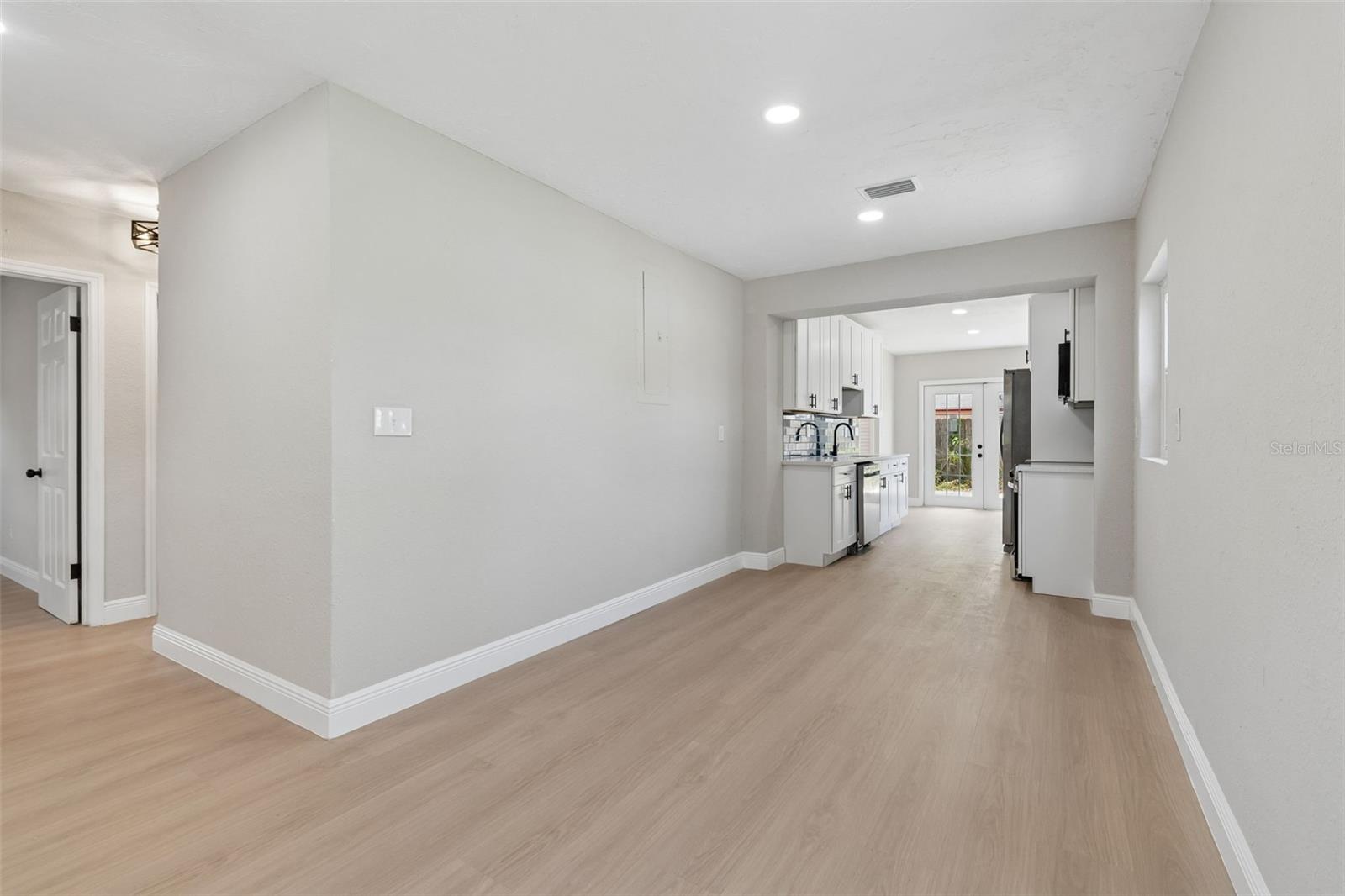 LINCOLN GARDENS - Residential